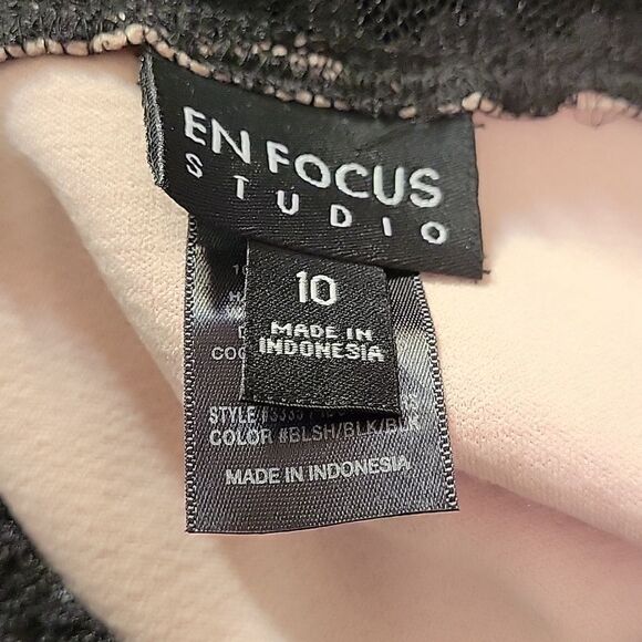 ENFOCUS STUDIO SLEEVELESS COLORBLOCK ROUND NECK LACE DESIGN DRESS - Picture 11 of 13